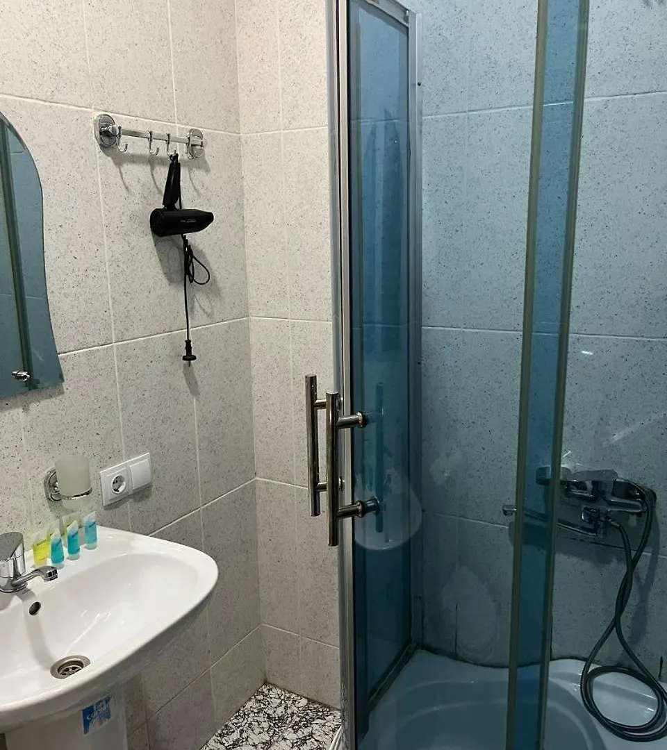 Hotel Eight Tbilisi 0*,  Georgien